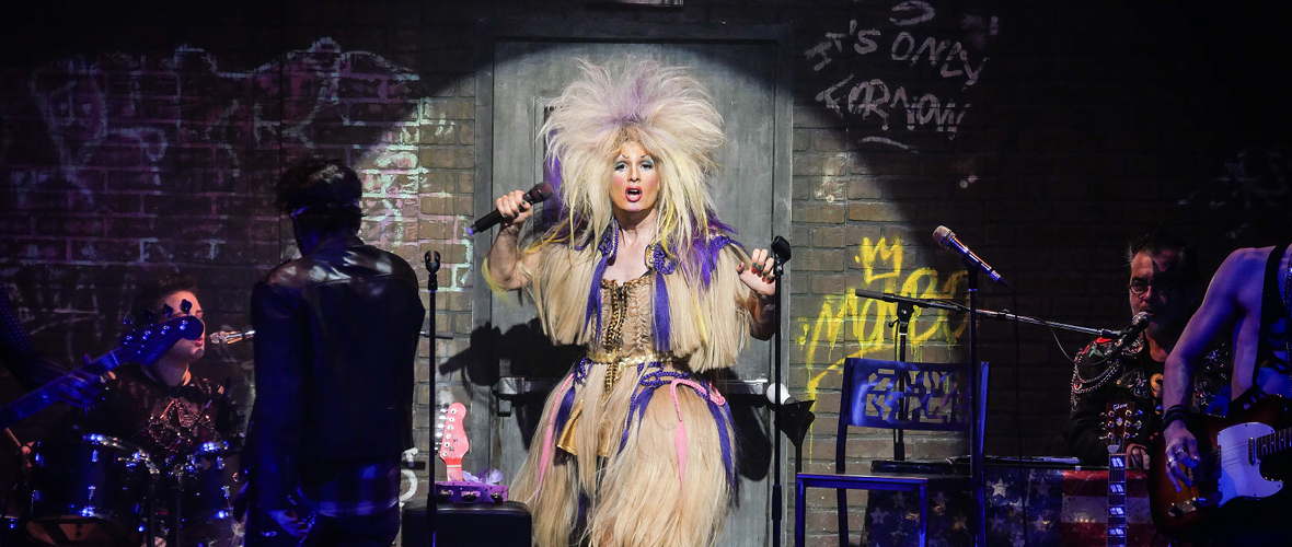 Hedwig and the Angry Inch (John Cameron Mitchell · Stephen Trask · Dominique Guillo)